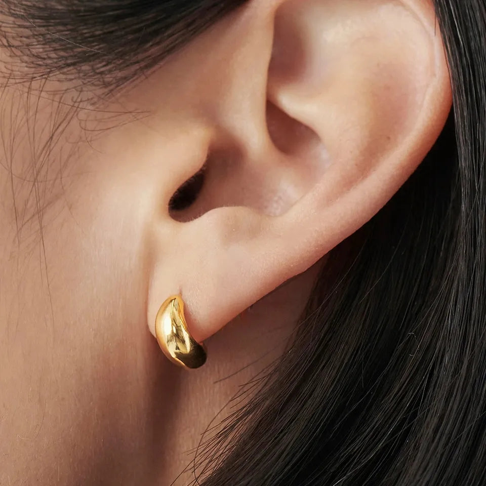 Medium-sized earrings