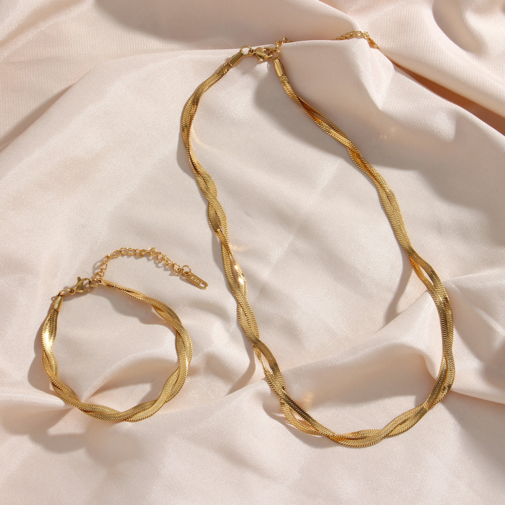 Twisted golden snake necklace